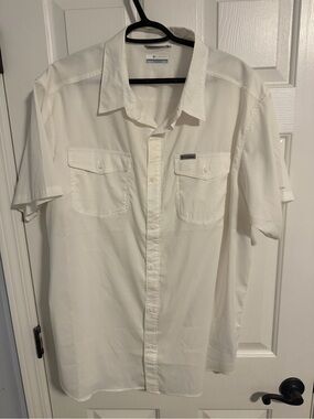 Columbia Men's Short-Sleeve Button-Down Shirt in White